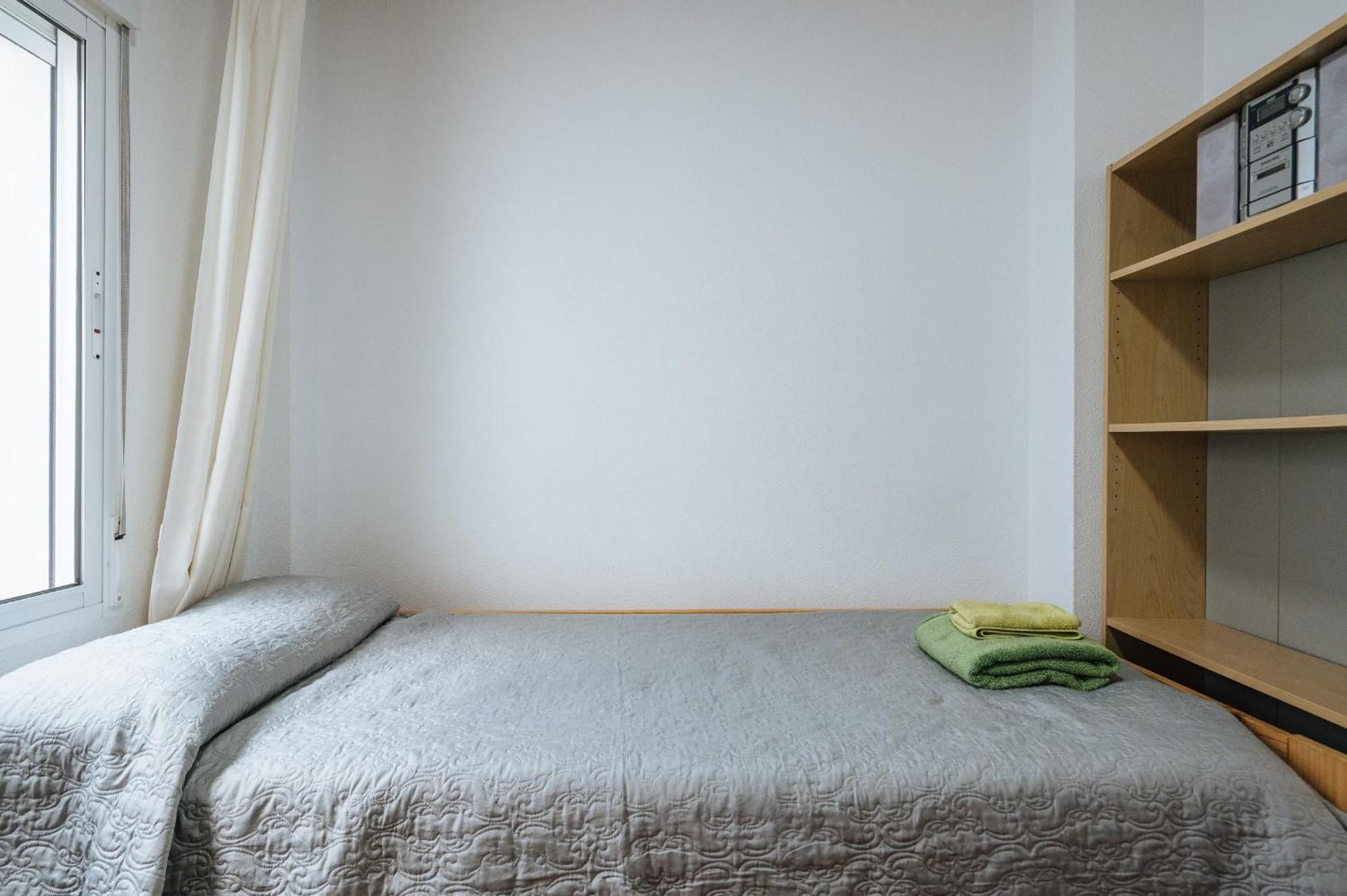 apartamento con parking plaza del museo Siviglia Esterno foto
