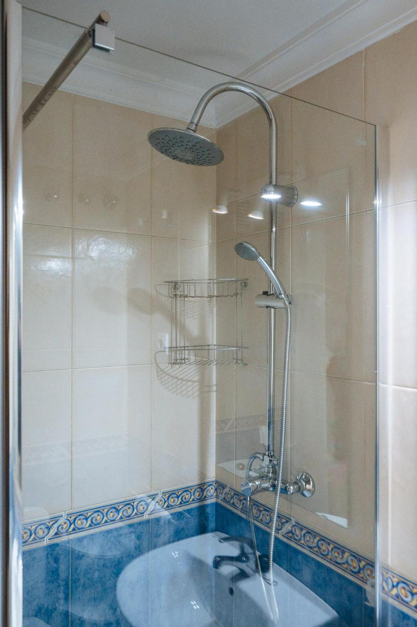 apartamento con parking plaza del museo Siviglia Esterno foto