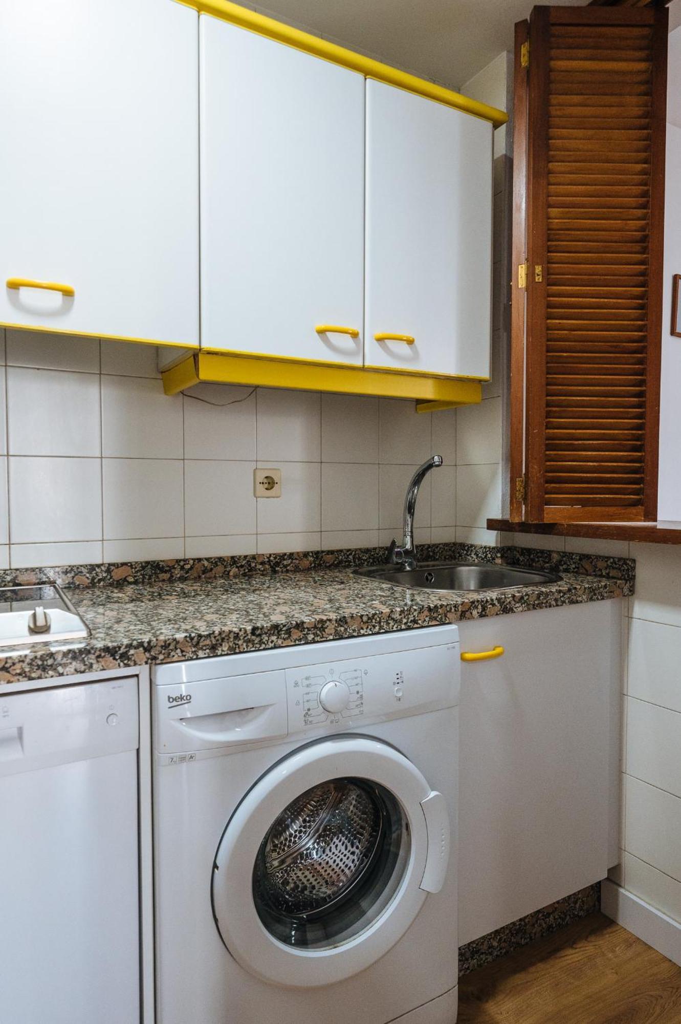 apartamento con parking plaza del museo Siviglia Esterno foto