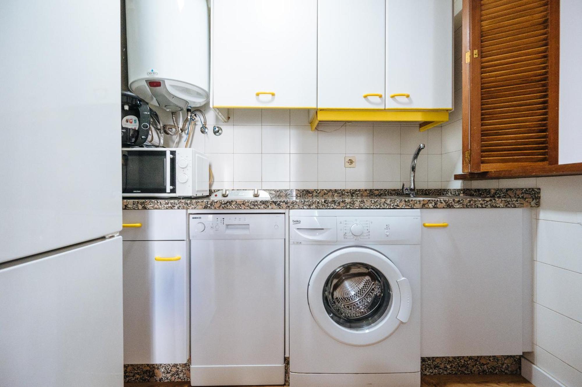 apartamento con parking plaza del museo Siviglia Esterno foto