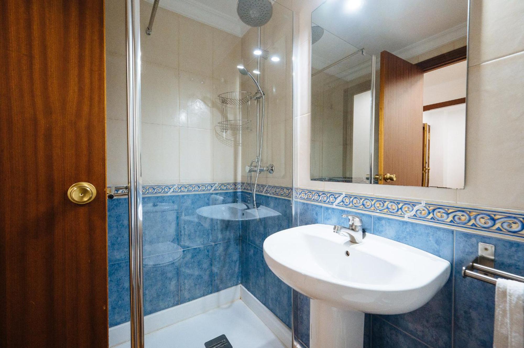 apartamento con parking plaza del museo Siviglia Esterno foto