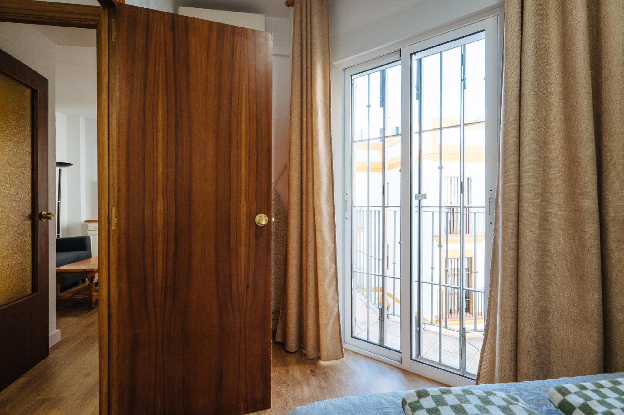 apartamento con parking plaza del museo Siviglia Esterno foto