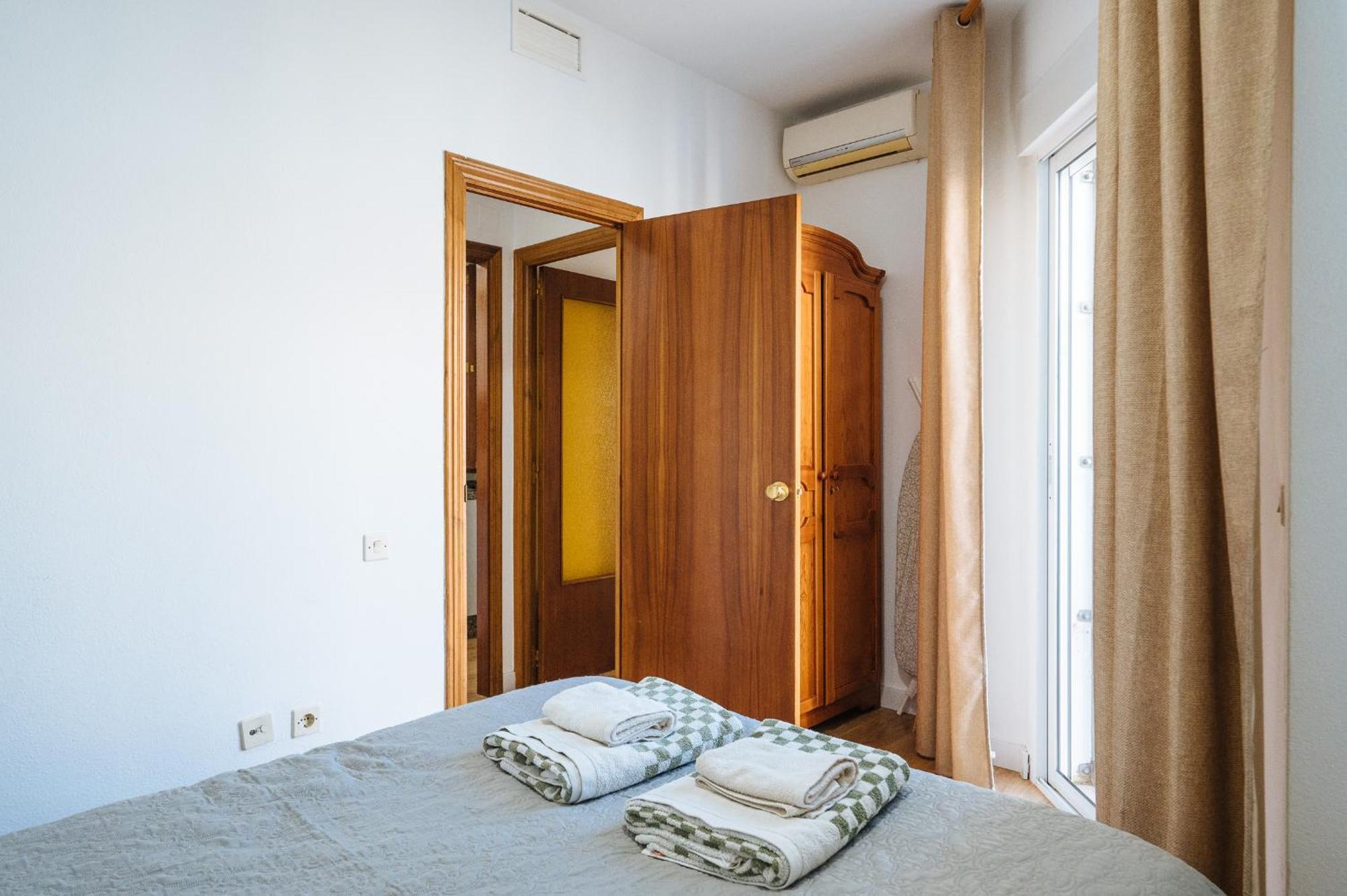 apartamento con parking plaza del museo Siviglia Esterno foto