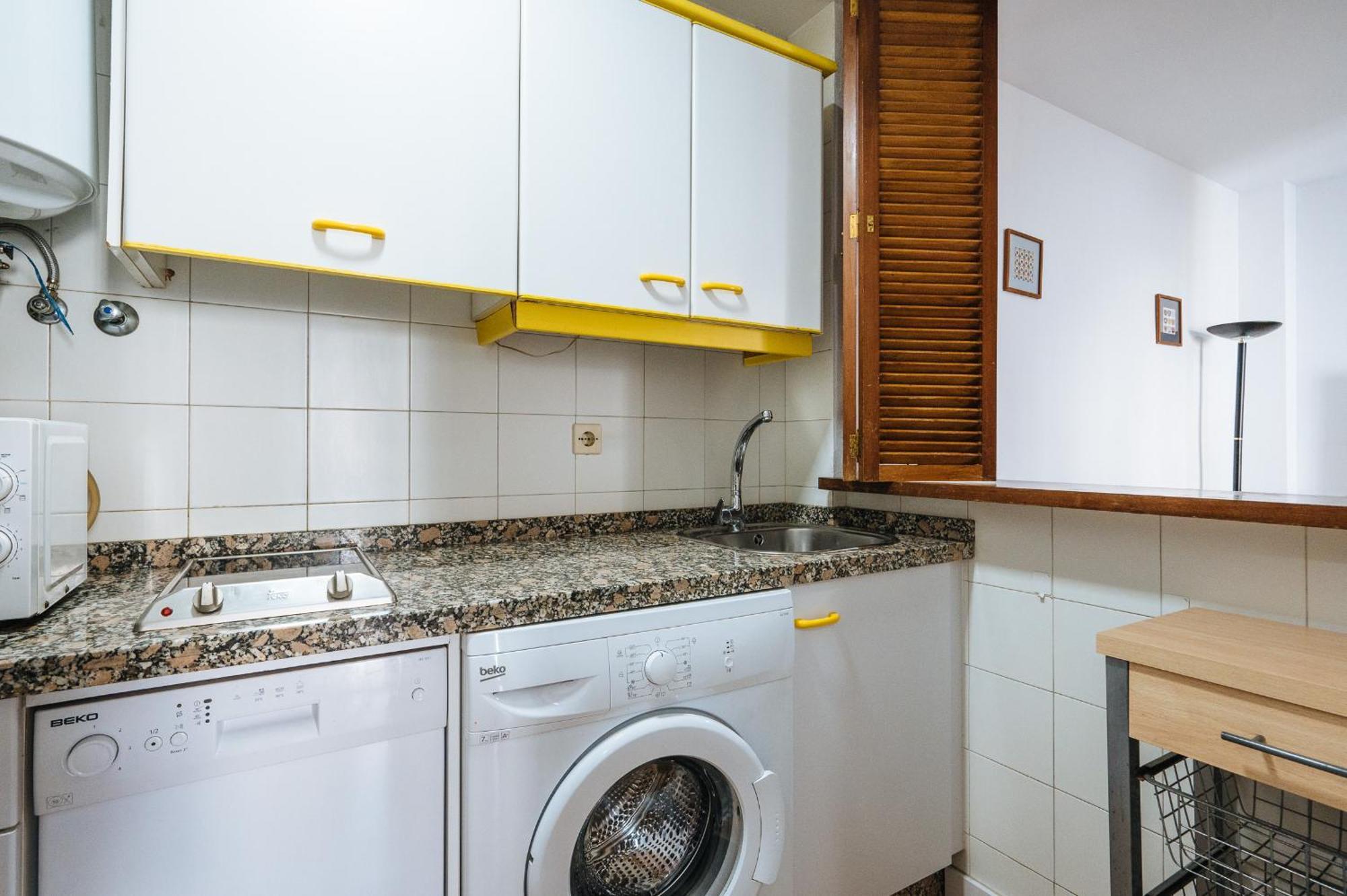 apartamento con parking plaza del museo Siviglia Esterno foto