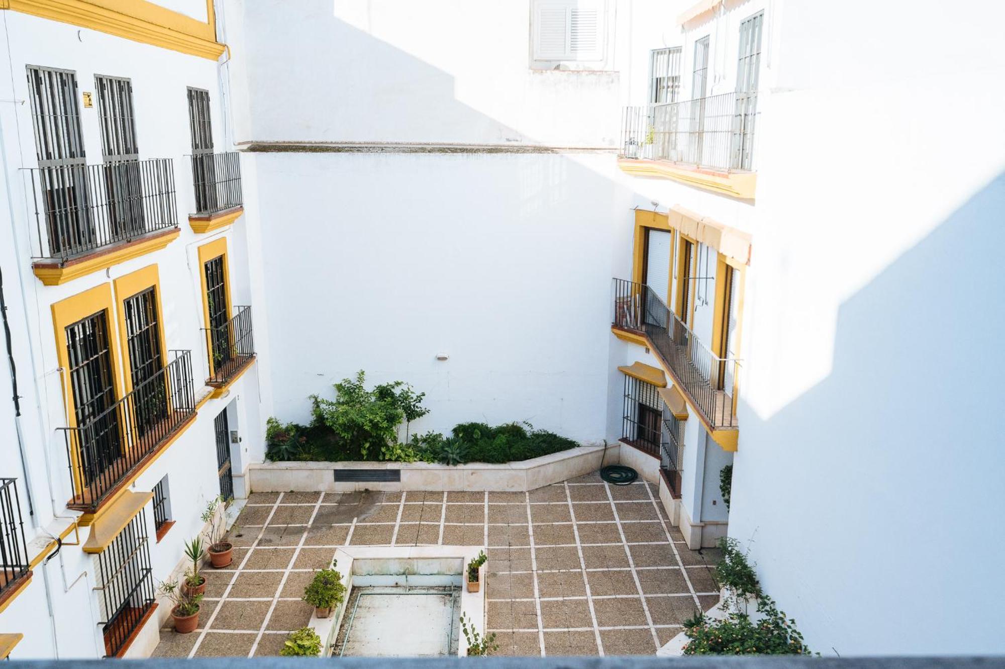 apartamento con parking plaza del museo Siviglia Esterno foto