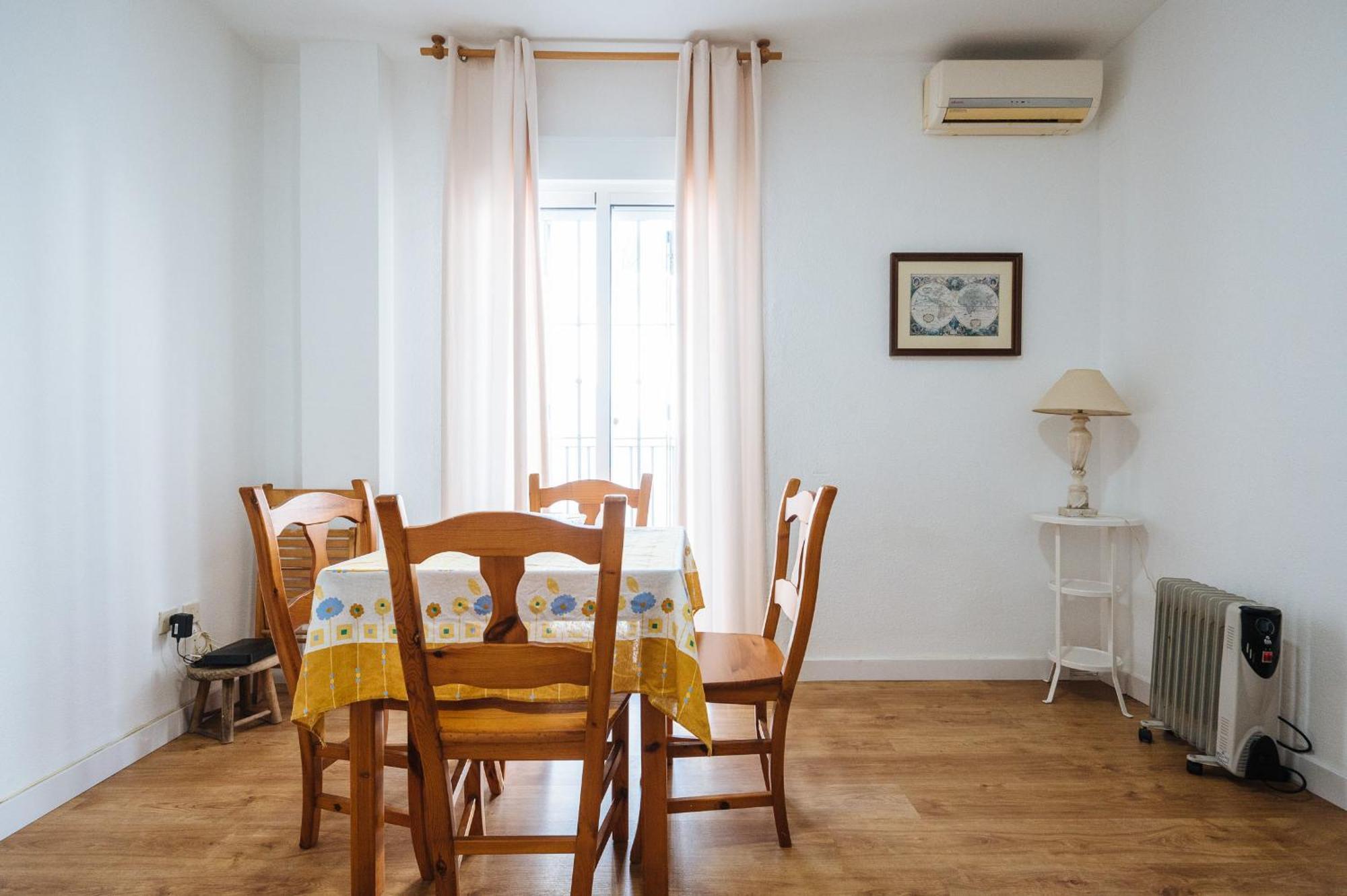 apartamento con parking plaza del museo Siviglia Esterno foto