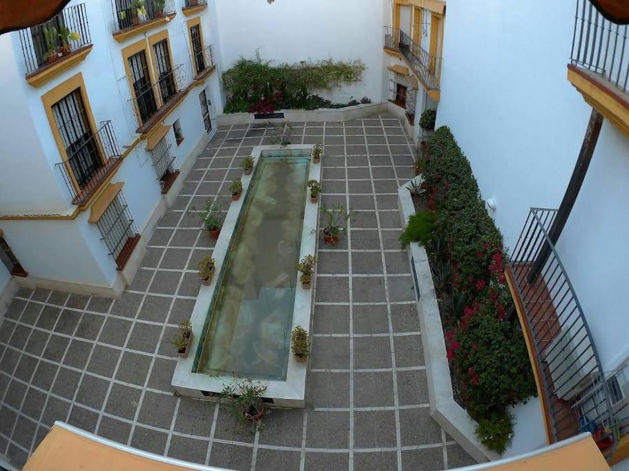 apartamento con parking plaza del museo Siviglia Esterno foto