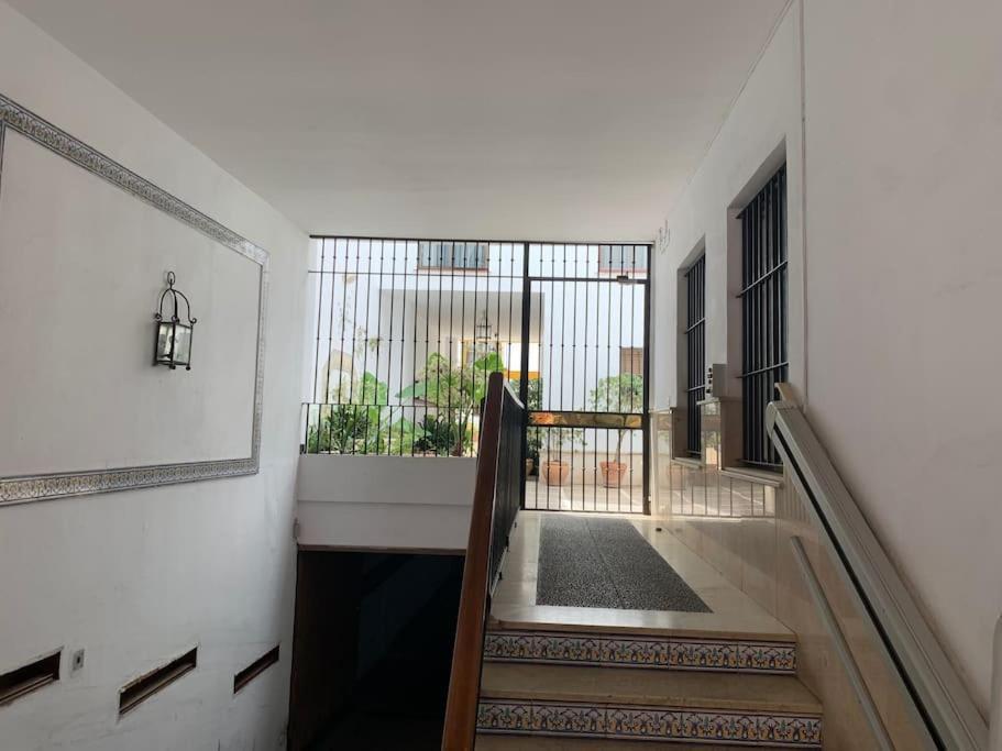 apartamento con parking plaza del museo Siviglia Esterno foto